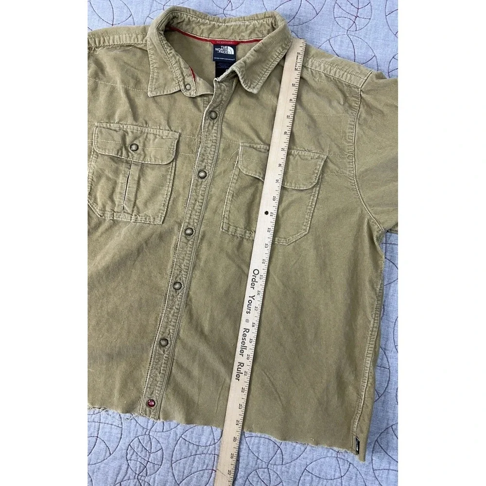 The North Face Pearl Snap Khaki Corduroy Long Sleeve / Men's XL CROPPED